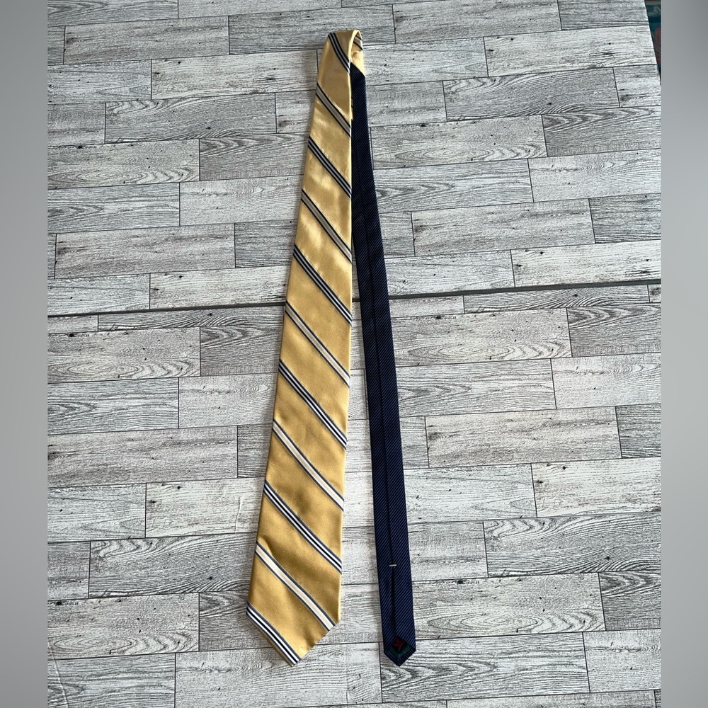 TOMMY HILFIGER Men's 100% Silk‎ Necktie Designer STRIPED Yellow/Blue/White